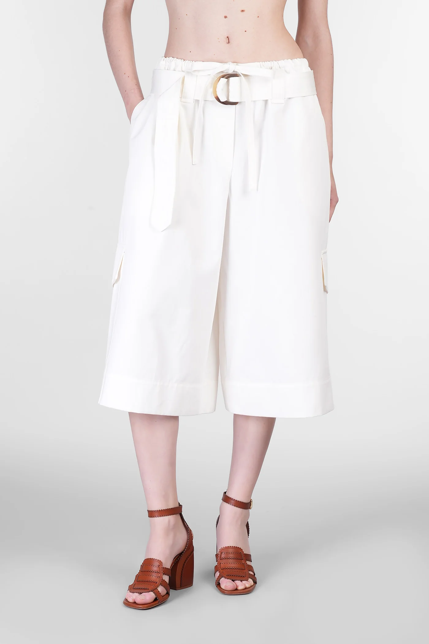Shorts in white cotton