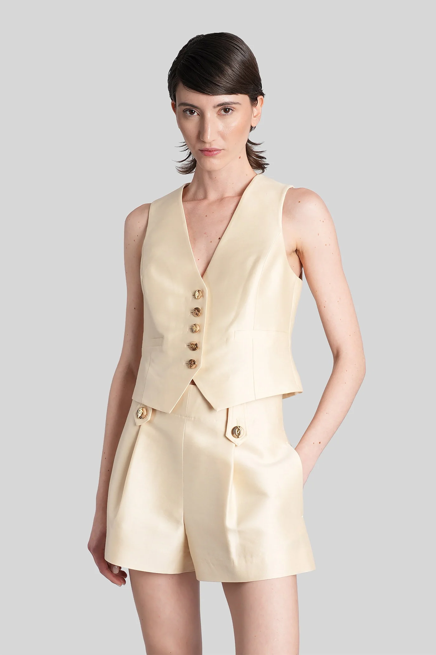 Vest in beige wool